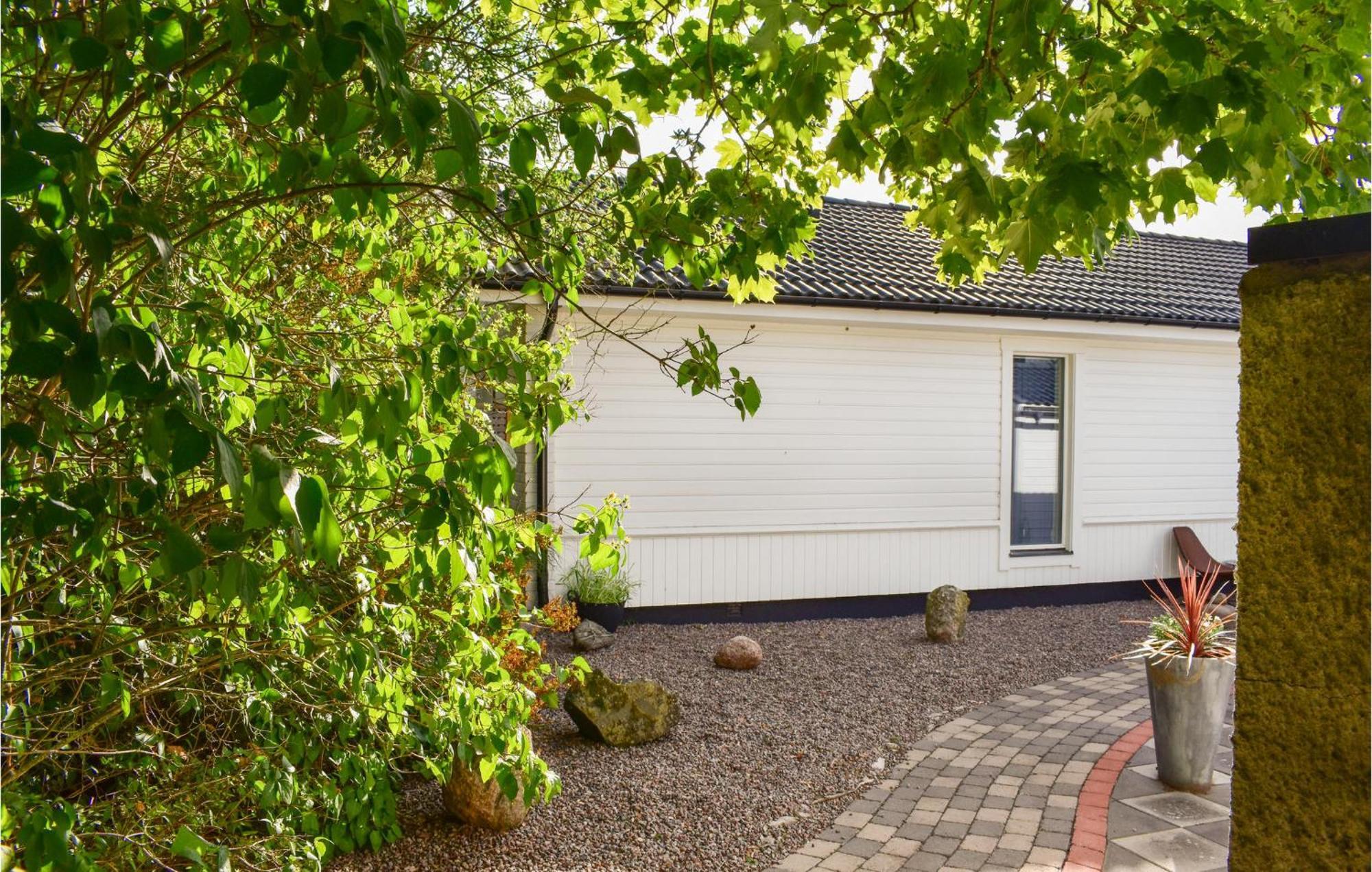 Gorgeous Home In Borgholm With Wifi ภายนอก รูปภาพ